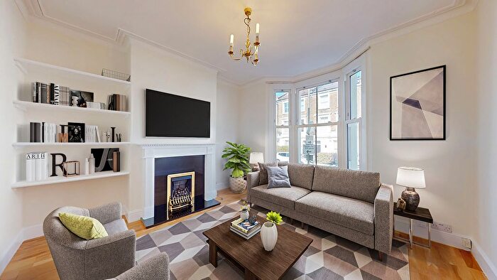 2 Bedroom Maisonette To Rent In Disraeli Road, Putney, SW15