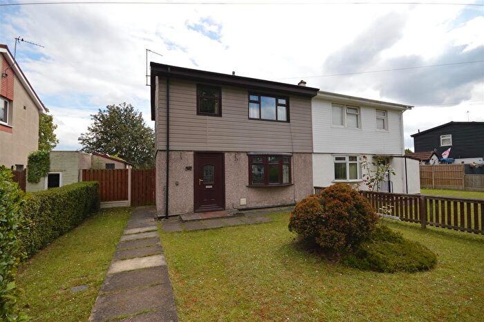 3 Bedroom Semi Detached House For Sale In Queens Park Drive, Castleford, WF10