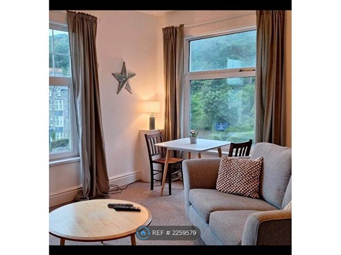 1 Bedroom Flat To Rent In Aberamffra Road, Barmouth, LL42