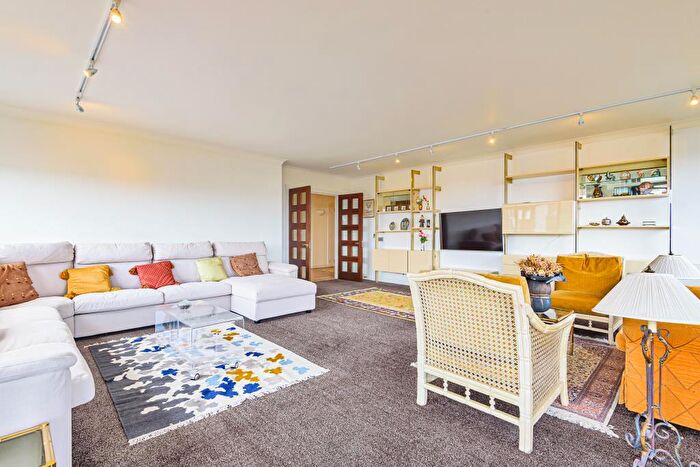 2 Bedroom Flat To Rent In Queens Terrace, St. Johns Wood, NW8