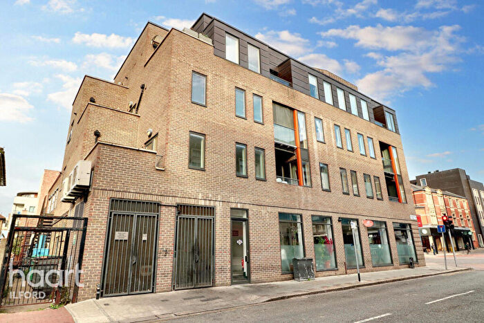 2 Bedroom Apartment For Sale In High Road, Ilford, IG1