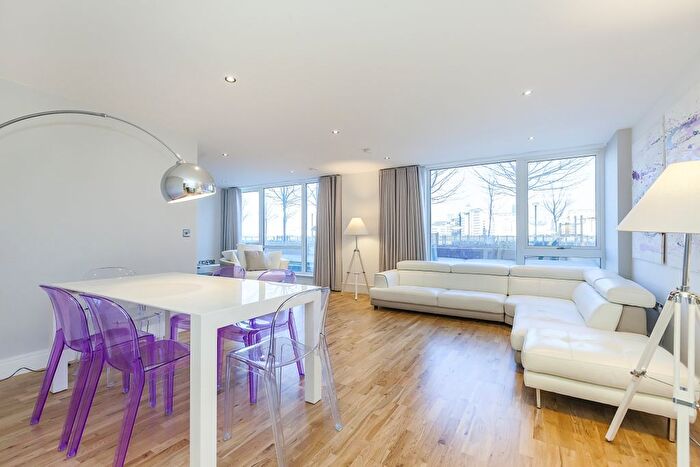 3 Bedroom Flat To Rent In Beacon Point, Greenwich, SE10