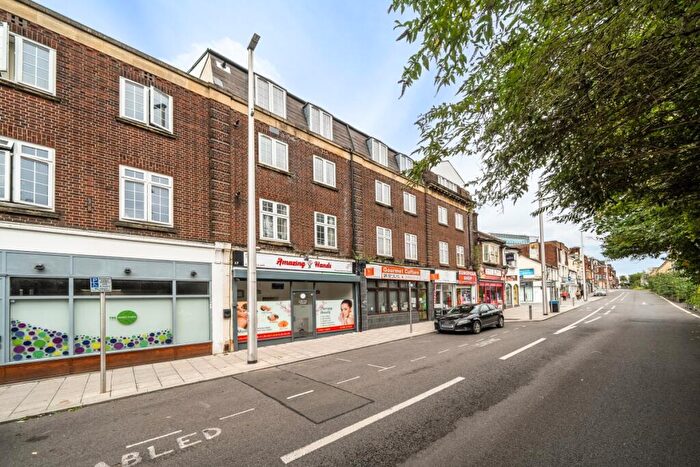 2 Bedroom Flat To Rent In Chapel Street Woking, GU21