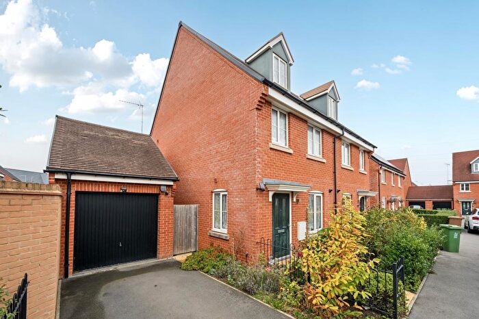 3 Bedroom Semi-Detached House To Rent In Comet Way, Aylesbury, HP18