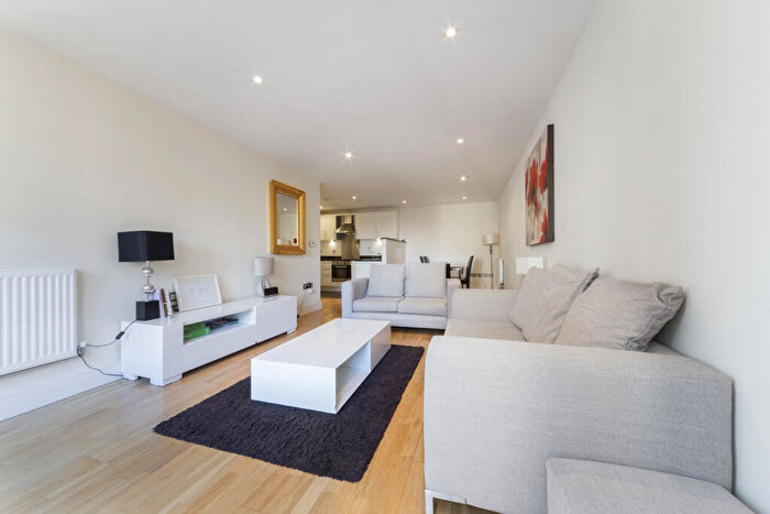 3 Bedroom Flat To Rent In Indescon Square, Canary Wharf, E14