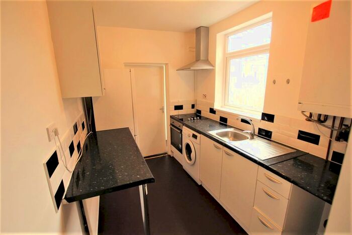 4 Bedroom Terraced House To Rent In Windermere Street, Leicester, LE2