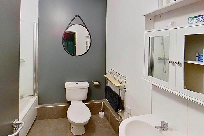 3 Bedroom Flat To Rent In -Royal House, Nottingham, NG1