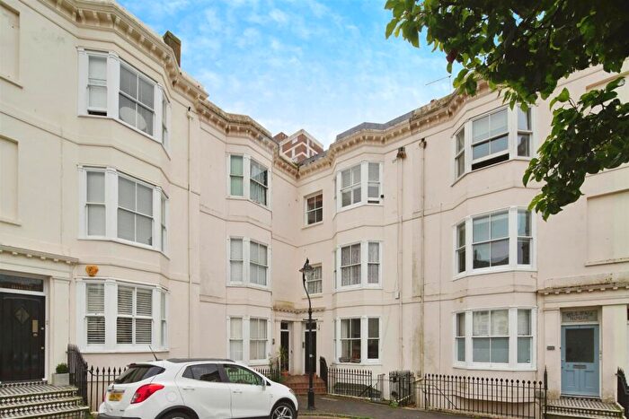 2 Bedroom Apartment To Rent In Clarence Square, Brighton, BN1