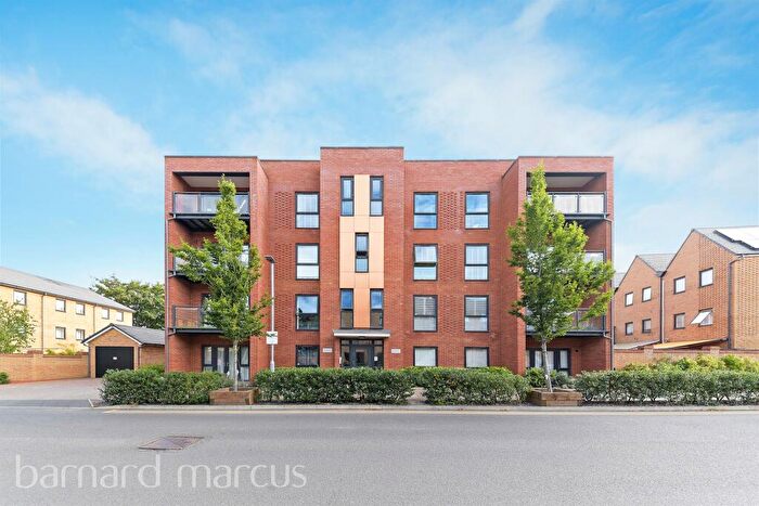2 Bedroom Flat For Sale In Felnex Avenue, Wallington, SM6