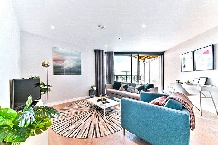 1 Bedroom Flat To Rent In Churchyard Row, SE11