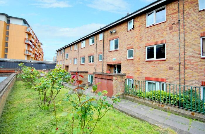 1 Bedroom Flat To Rent In Marlborough Close, London, SE17