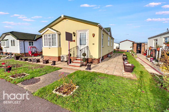 2 Bedroom Park Home For Sale In Creek Road, Canvey Island, SS8