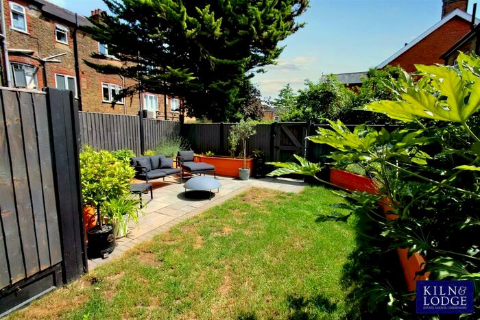2 Bedroom Maisonette To Rent In Westbury Road, Brentwood, CM14
