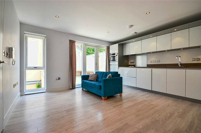 1 Bedroom Flat To Rent In Warkworth Street, Cambridge, CB1