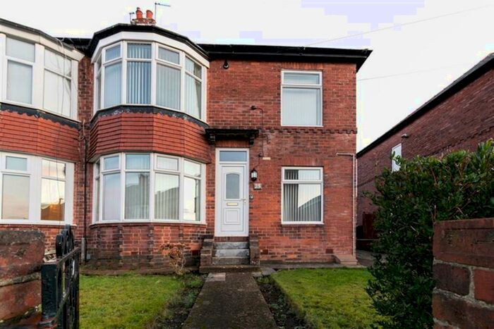 2 Bedroom Flat To Rent In Ovington Grove, Newcastle Upon Tyne, NE5