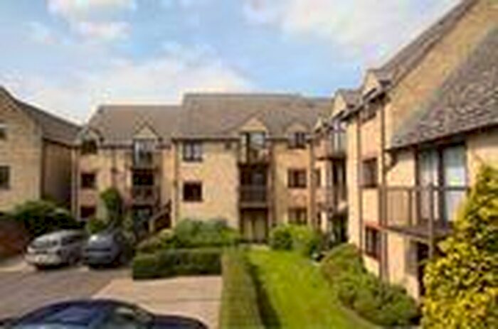 2 Bedroom Apartment To Rent In Langdale Gate, Witney, Oxfordshire, OX28