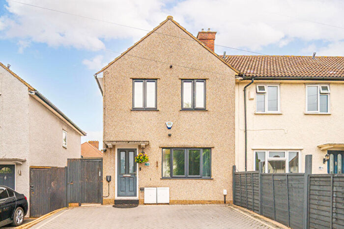 2 Bedroom End Of Terrace House For Sale In Coldharbour Road, Waddon, Croydon, CR0
