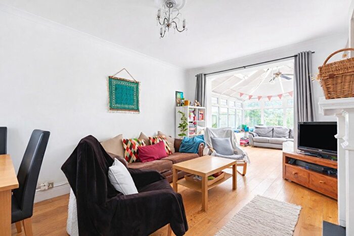 3 Bedroom End Of Terrace House For Sale In Headington Road, Earlsfield, London, SW18