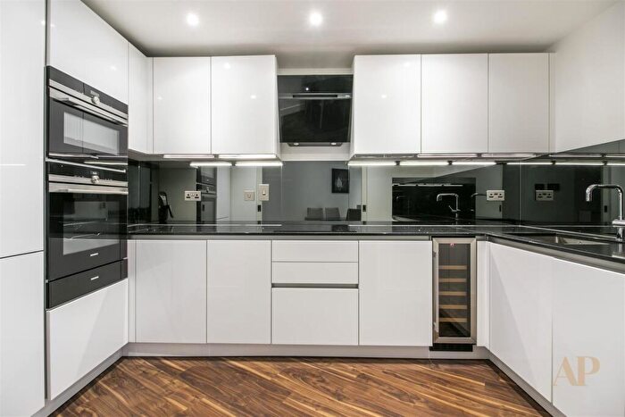 2 Bedroom Apartment To Rent In Wiverton Tower, E1