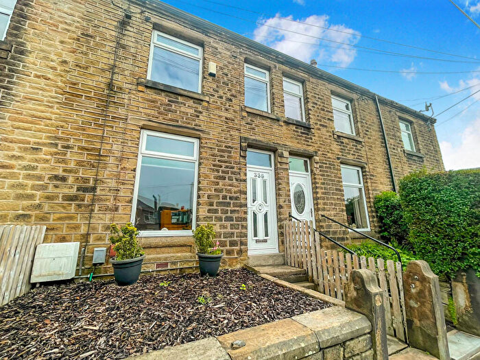 2 Bedroom Terraced House For Sale In Wakefield Road, Moldgreen, Huddersfield, Kirklees, HD5