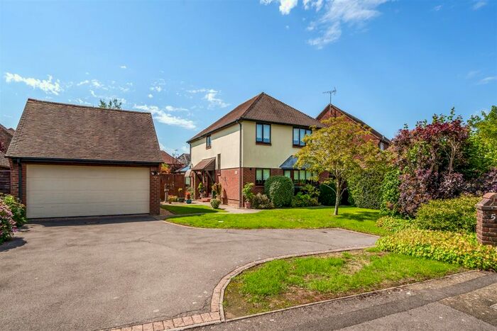 4 Bedroom Detached House To Rent In Plainwood Close, Chichester, West Sussex, PO19