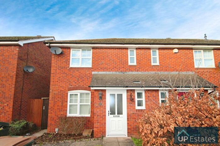 3 Bedroom End Of Terrace House To Rent In Kings Park Drive, Binley, Coventry, CV3