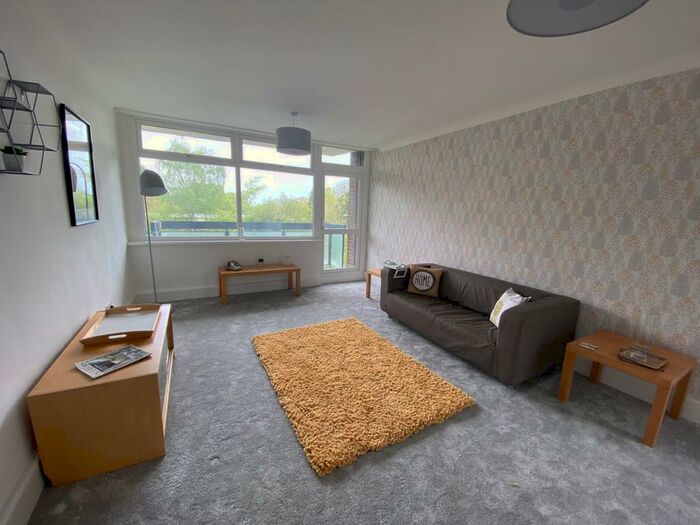 2 Bedroom Flat To Rent In Hermitage Road, Edgbaston, Birmingham, B15