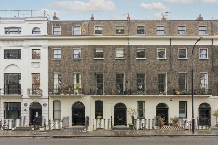 3 Bedroom Flat To Rent In Mecklenburgh Square, London, WC1N