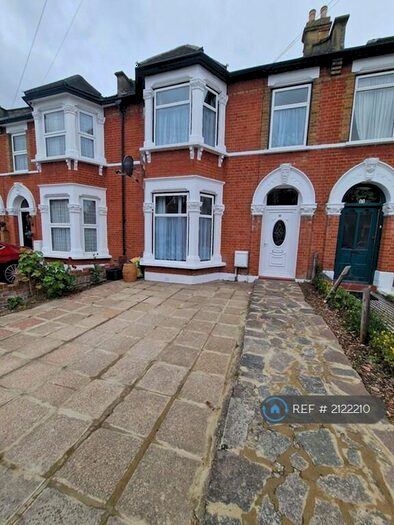 3 Bedroom Terraced House To Rent In Kingswood Road, Ilford, IG3