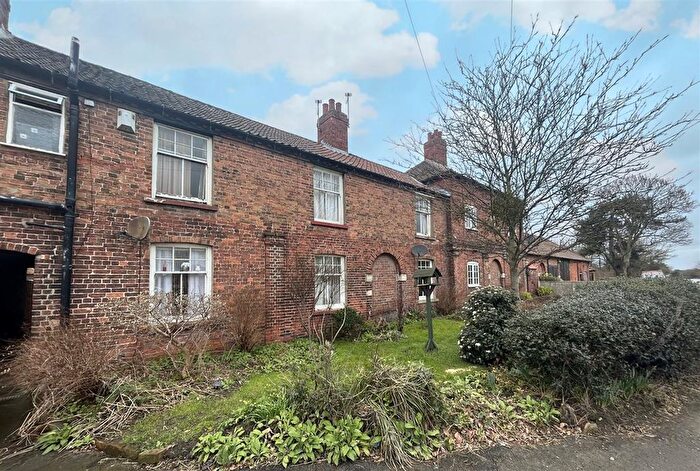 2 Bedroom Cottage To Rent In Scrooby Top, Doncaster, DN10