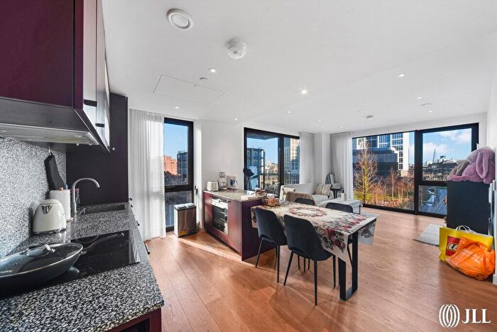 2 Bedroom Apartment For Sale In Viaduct Gardens London, SW11