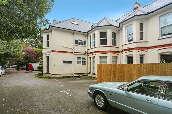 2 Bedroom Apartment For Sale In Dean Park Road, Bournemouth, BH1
