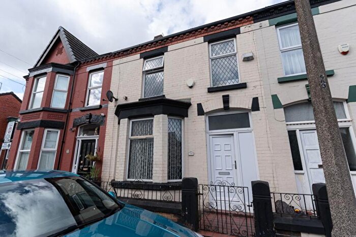 4 Bedroom Terraced House To Rent In Bedroom House, Nicander Road, L18