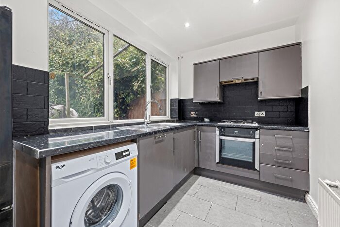 3 Bedroom Semi-Detached House For Sale In Beacon Road, Sheffield, S9