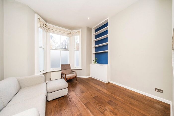 1 Bedroom Flat To Rent In Basing Street, London, W11