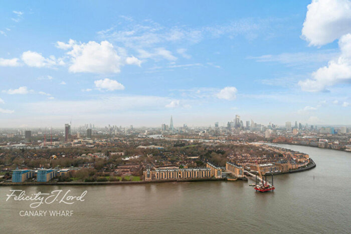 Studio For Sale In Landmark Pinnacle, Marsh Wall, London, E14