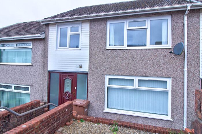 3 Bedroom Terraced House For Sale In Glan-y-nant, Rhymney, NP22