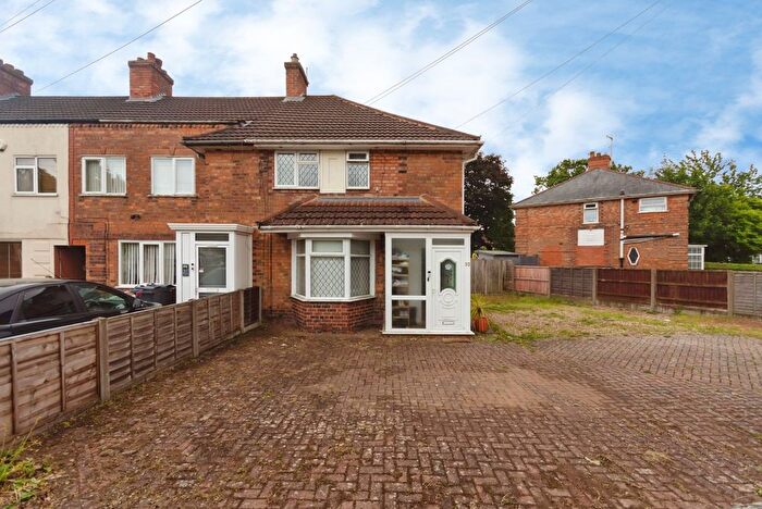 3 Bedroom End Of Terrace House For Sale In The Centre Way, Birmingham, West Midlands, B14