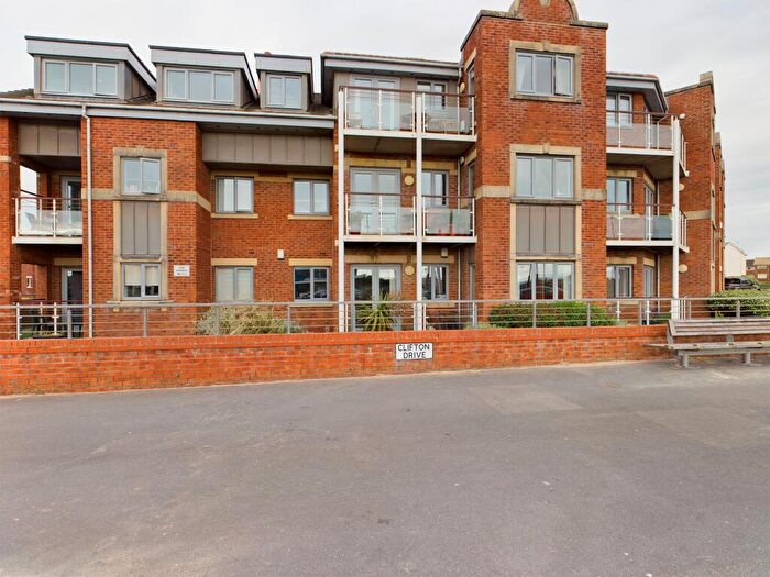 2 Bedroom Flat To Rent In Marple Close, The Sands Marple Close, FY4