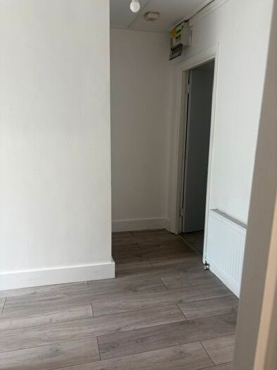 2 Bedroom Flat To Rent In Palmerston Road, London, N22