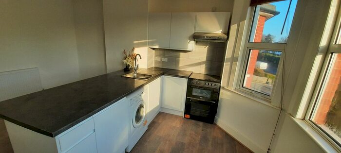 2 Bedroom Flat To Rent In Rickmansworth Road, Watford, WD18