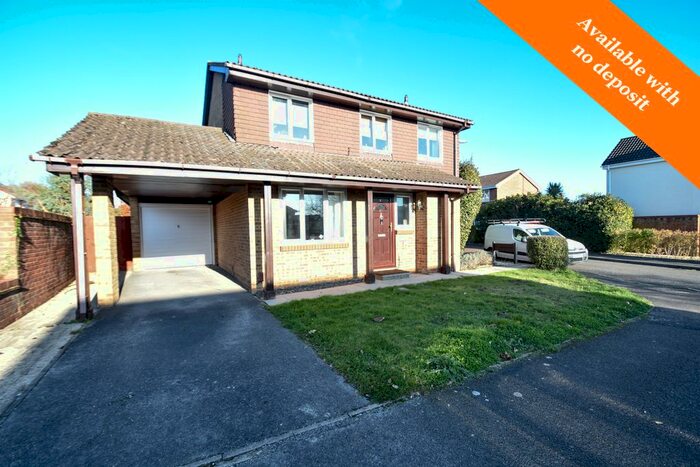 4 Bedroom Detached House To Rent In Hollybrook Gardens, Locks Heath, Southampton, SO31