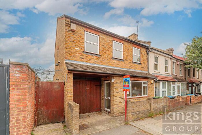 3 Bedroom End Of Terrace House For Sale In Exeter Road, Edmonton, N9