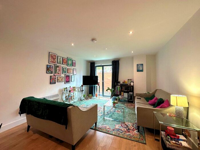 2 Bedroom Flat To Rent In Leylands House, Mabgate, Leeds, LS9