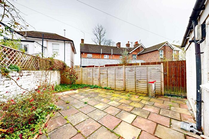 2 Bedroom End Of Terrace House To Rent In New Street, Crawley, RH10