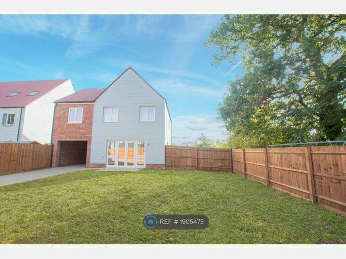 4 Bedroom Detached House To Rent In Ernest Webb Drive, Springfield, Chelmsford, CM1