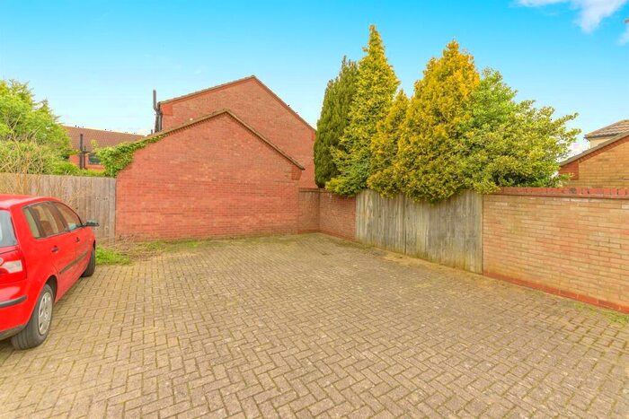 2 Bedroom Terraced House For Sale In Blackthorn, Stamford, PE9