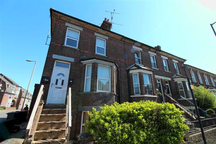 2 Bedroom Flat To Rent In High Street North, Dunstable, LU6