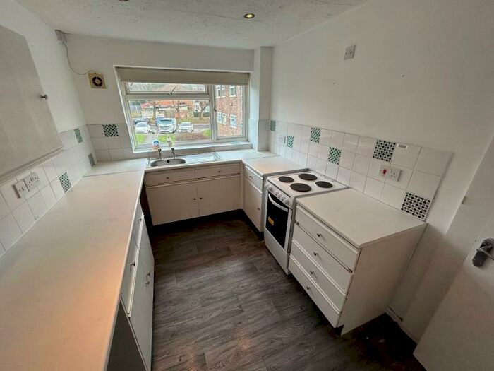 2 Bedroom Apartment To Rent In Flat, Kitwell Lane, Bartley Green, West