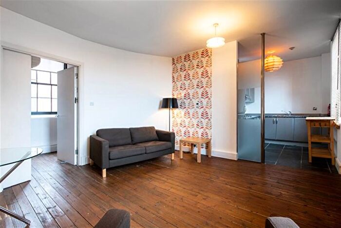 1 Bedroom Flat To Rent In Stone Yard, NG1